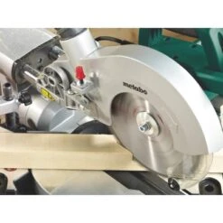 Metabo Kapp- Und Gehrungssäge KGS 216 M 20 Metabo Kapp- Und Gehrungssäge KGS 216 M -Obi Verkäufe 13 2085 Kappsaege KS216M 6