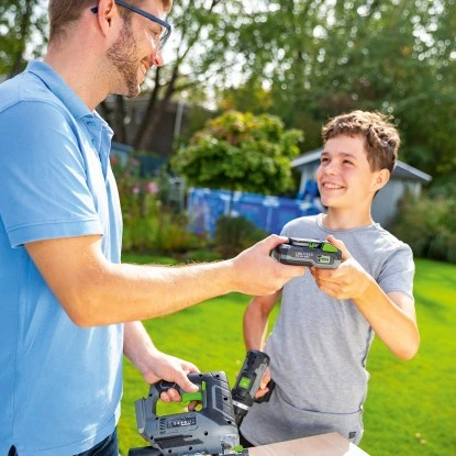 LUX 1 PowerSystem Starter-Set Mit 20 V 2 Ah Li-Ion Akku Und Schnellladegerät 7 LUX 1 PowerSystem Starter-Set Mit 20 V 2 Ah Li-Ion Akku Und Schnellladegerät – Bild 7