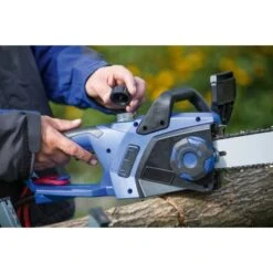 LUX Elektro-Kettensäge E-KS-2400/40 A 9 LUX Elektro-Kettensäge E-KS-2400/40 A -Obi Verkäufe 4007872348496 A03 041217