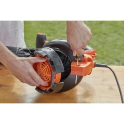 Black & Decker Black+Decker 3-in-1 Elektro-Laubsauger Und Bläser BEBLV301 3.000 W 35 Black & Decker Black+Decker 3-in-1 Elektro-Laubsauger Und Bläser BEBLV301 3.000 W -Obi Verkäufe 5035048705216 1138 17