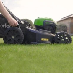 Greenworks Akku-Rasenmäher GD40LM46SP 40 V Solo 11 Greenworks Akku-Rasenmäher GD40LM46SP 40 V Solo -Obi Verkäufe 6952909031385 2508 A 05